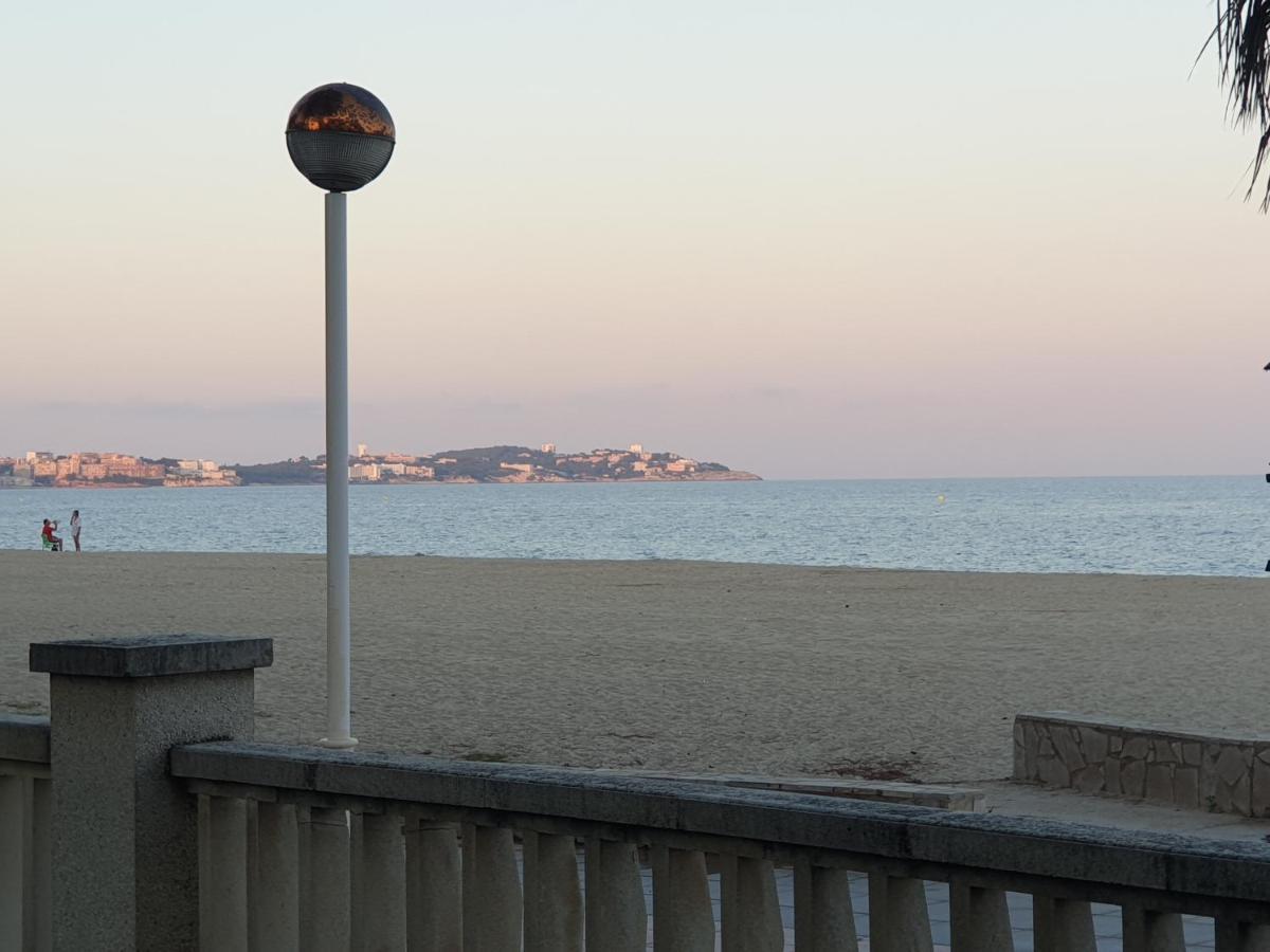 Apartamento 1ª Linea De Mar Cambrils Vilafortuny Dış mekan fotoğraf